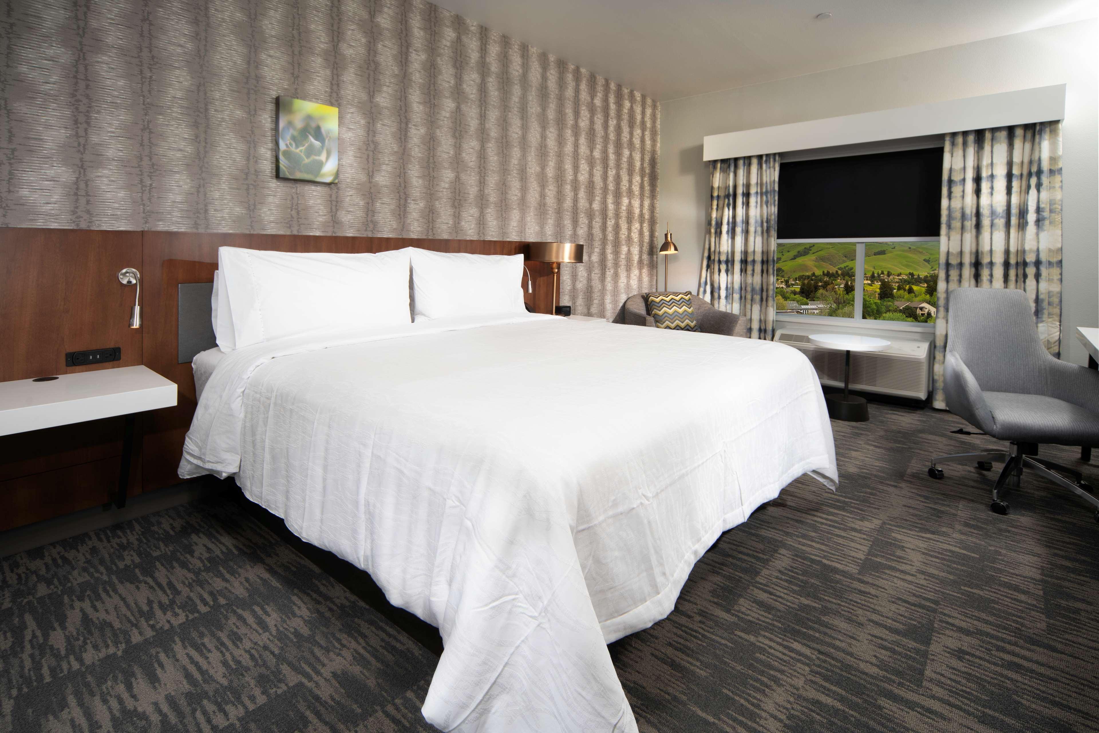 Hilton Garden Inn Fremont Milpitas Exterior photo