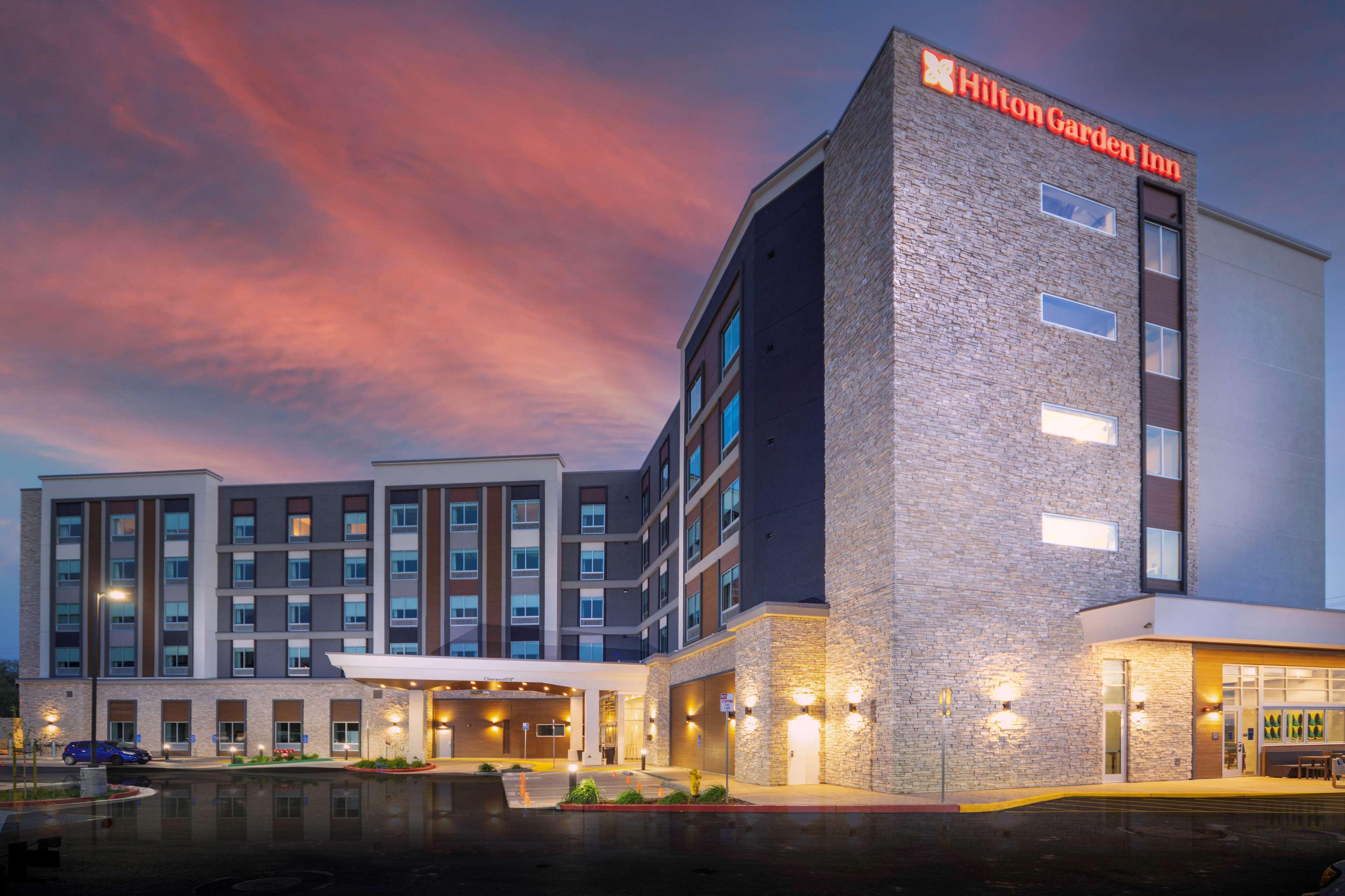 Hilton Garden Inn Fremont Milpitas Exterior photo