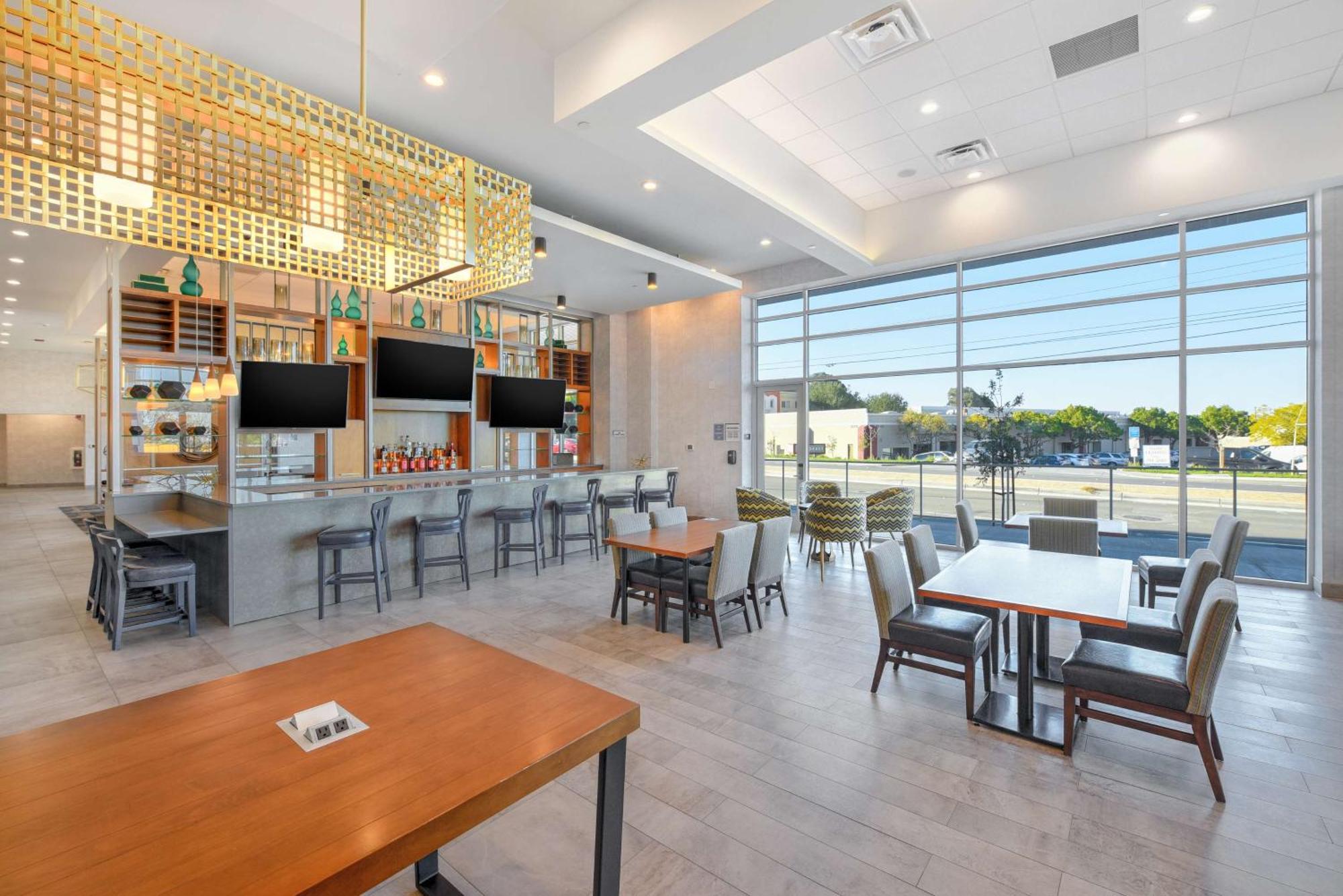 Hilton Garden Inn Fremont Milpitas Exterior photo